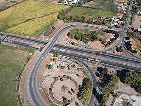 Autoridades inspeccionaron construcción de nueva pasarela Miraflores de Longaví